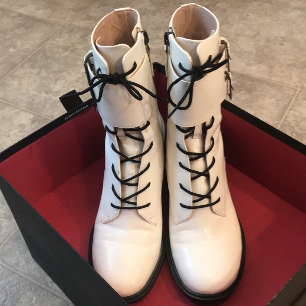 Winter white !Ankle boots- FYNDELL (white) -SPECIAL-(worn 3times)comes a bag